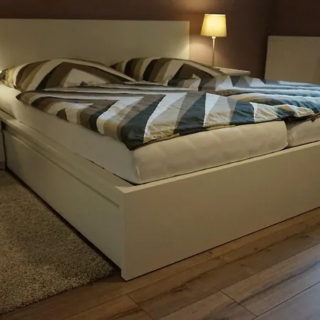 Gaestehaus Familie Loeffler - Am Stadtplatz In Apartman *