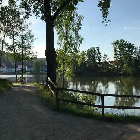 Gaestehaus Familie Loeffler - Am Stadtplatz In Litschau