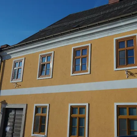 Gaestehaus Familie Loeffler - Am Stadtplatz In Appartement Litschau
