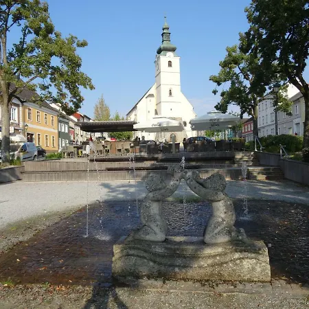 Gaestehaus Familie Loeffler - Am Stadtplatz In