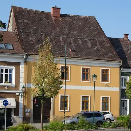 Gaestehaus Familie Loeffler - Am Stadtplatz In Appartement *