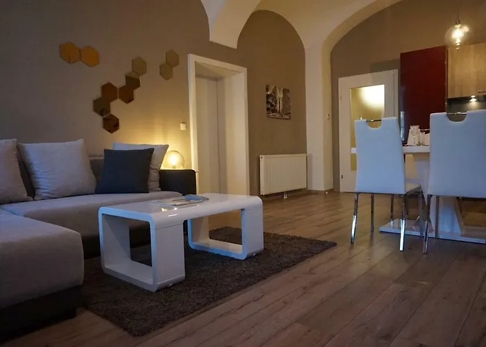 Apartment Gaestehaus Familie Loeffler - Am Stadtplatz In Litschau