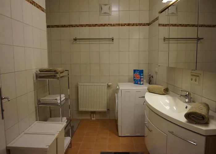 Gaestehaus Familie Loeffler - Am Stadtplatz In Apartment Litschau