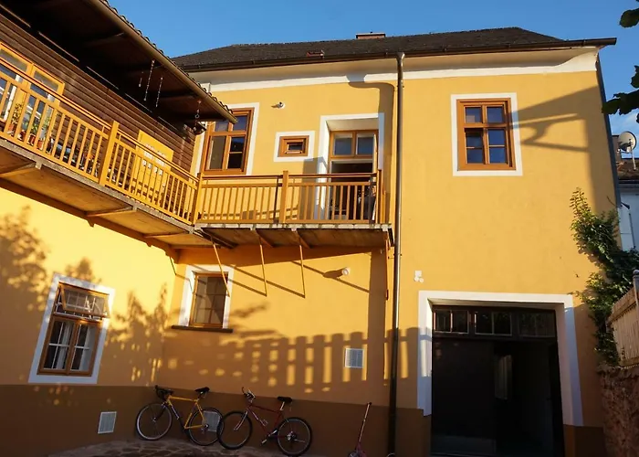 Apartment Gaestehaus Familie Loeffler - Am Stadtplatz In Litschau