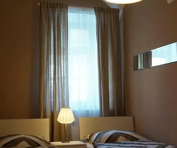 Gaestehaus Familie Loeffler - Am Stadtplatz In Apartment Litschau