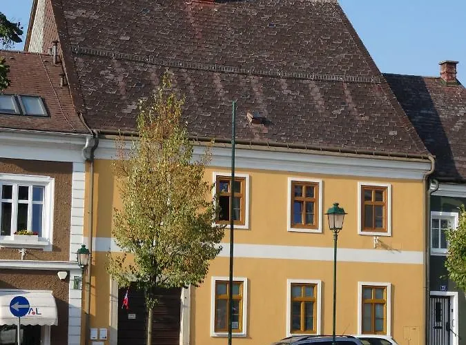 Gaestehaus Familie Loeffler - Am Stadtplatz In Apartment *