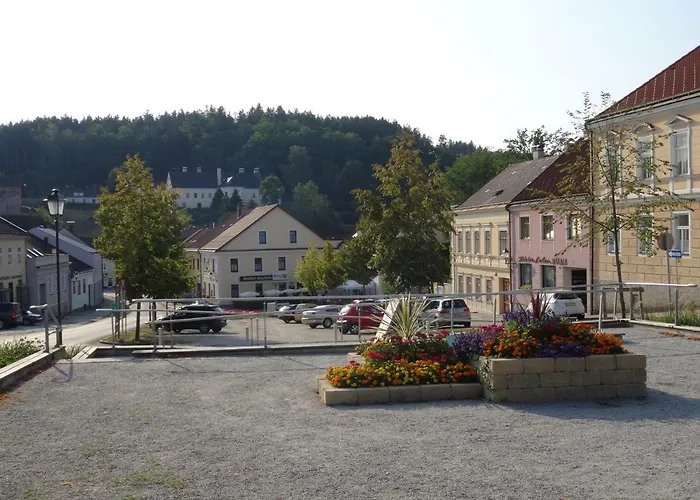 Apartment Gaestehaus Familie Loeffler - Am Stadtplatz In *